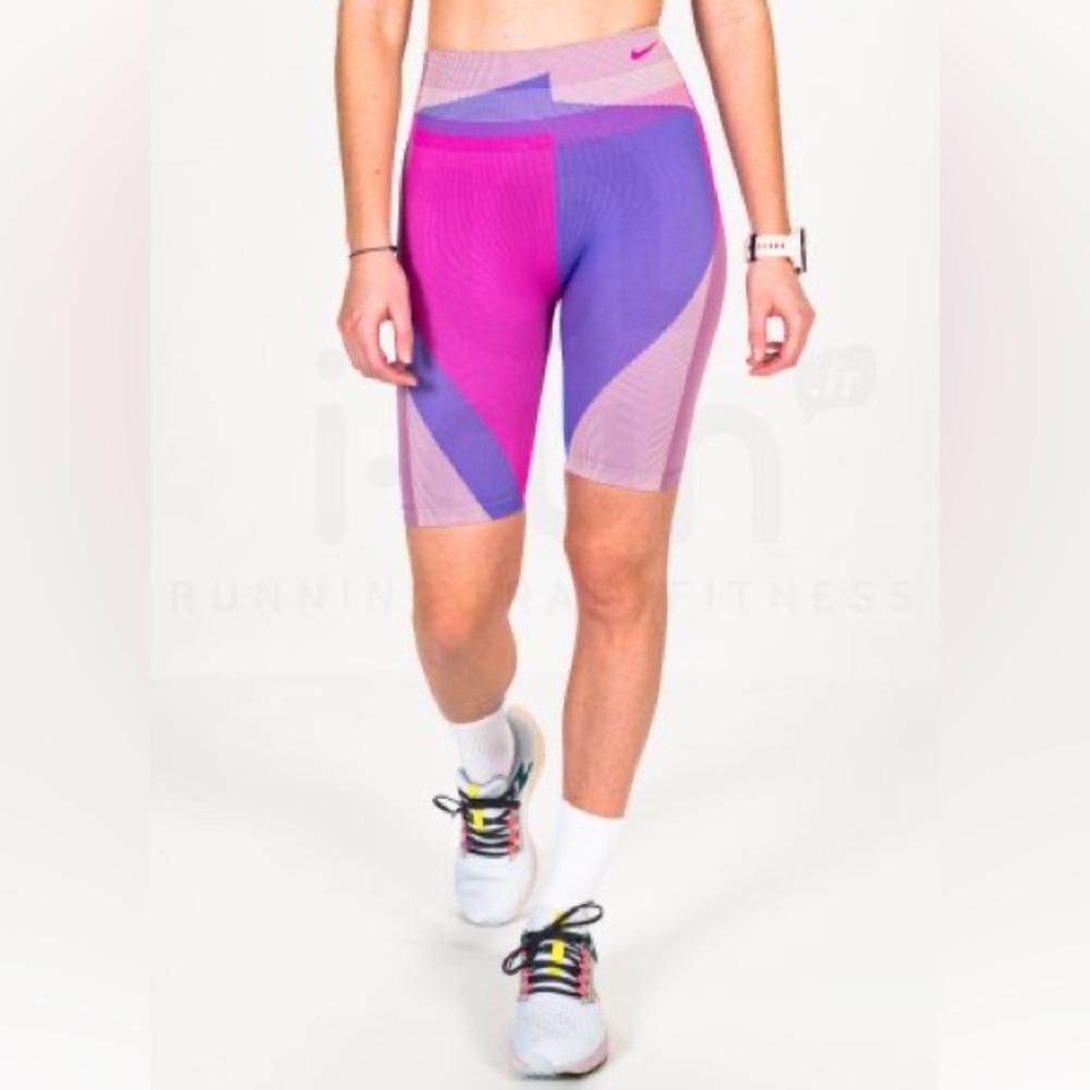 Nike Icon Clash Women's Seamless 8" Shorts
